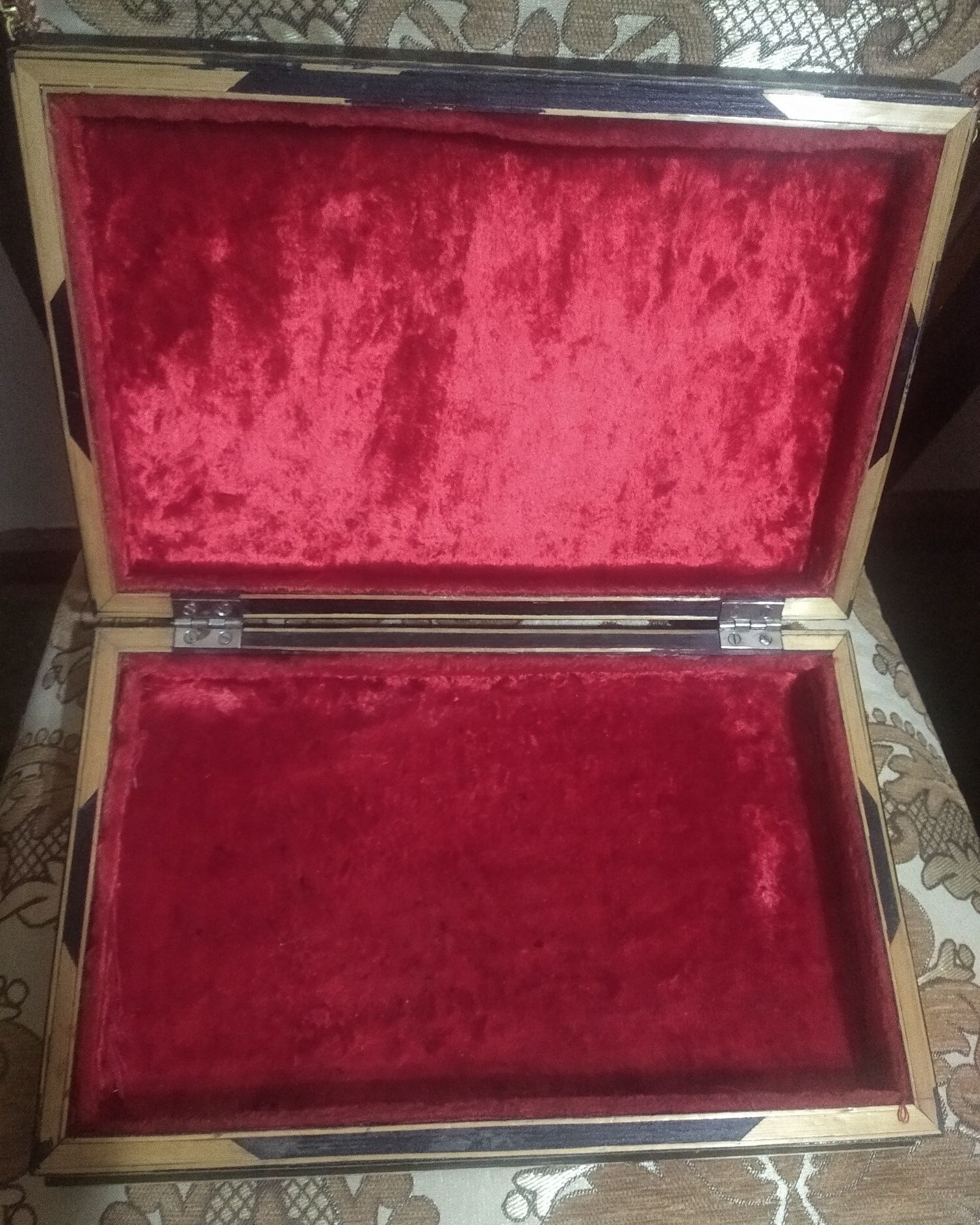 Шкатулка СССР, большая,120000сум.,б/у.