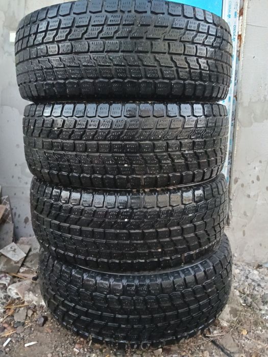 Продам бу зимние шины комплект 4 штук
