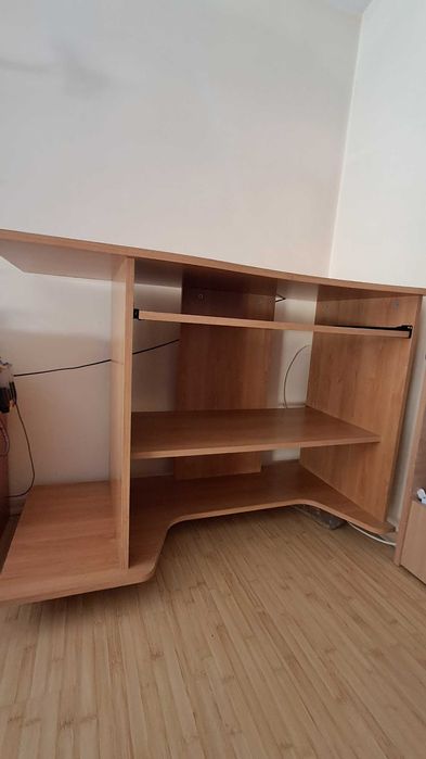 Birouri pal fag si albastre