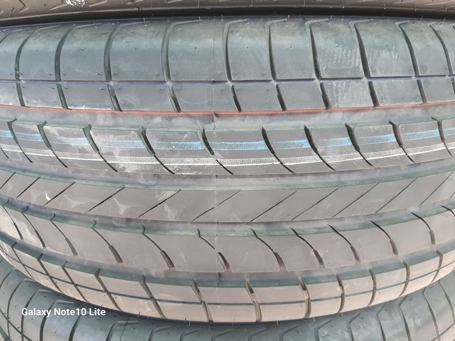 Шина Треккер родной 17