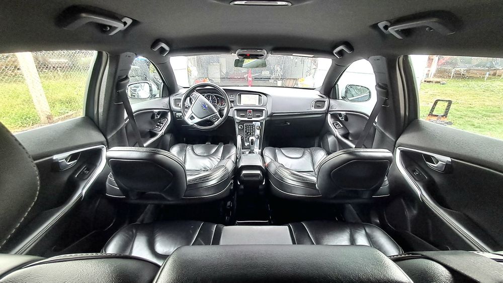 Volvo  v40 an 2015 R-desing impecabil