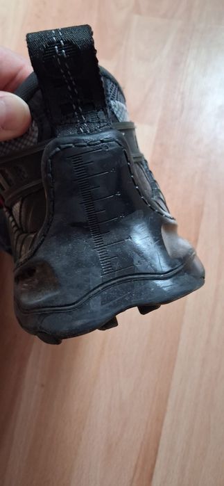 Adidași off- white