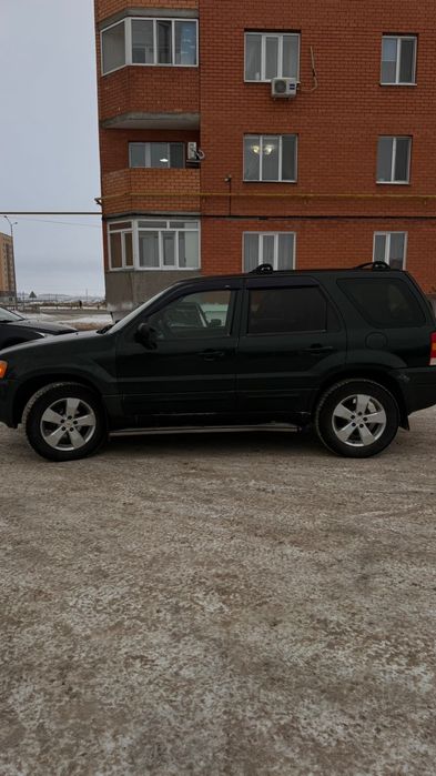 Ford escape продам