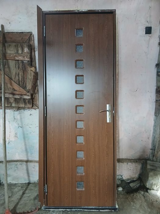 Ușa apartament 4 bucăți
