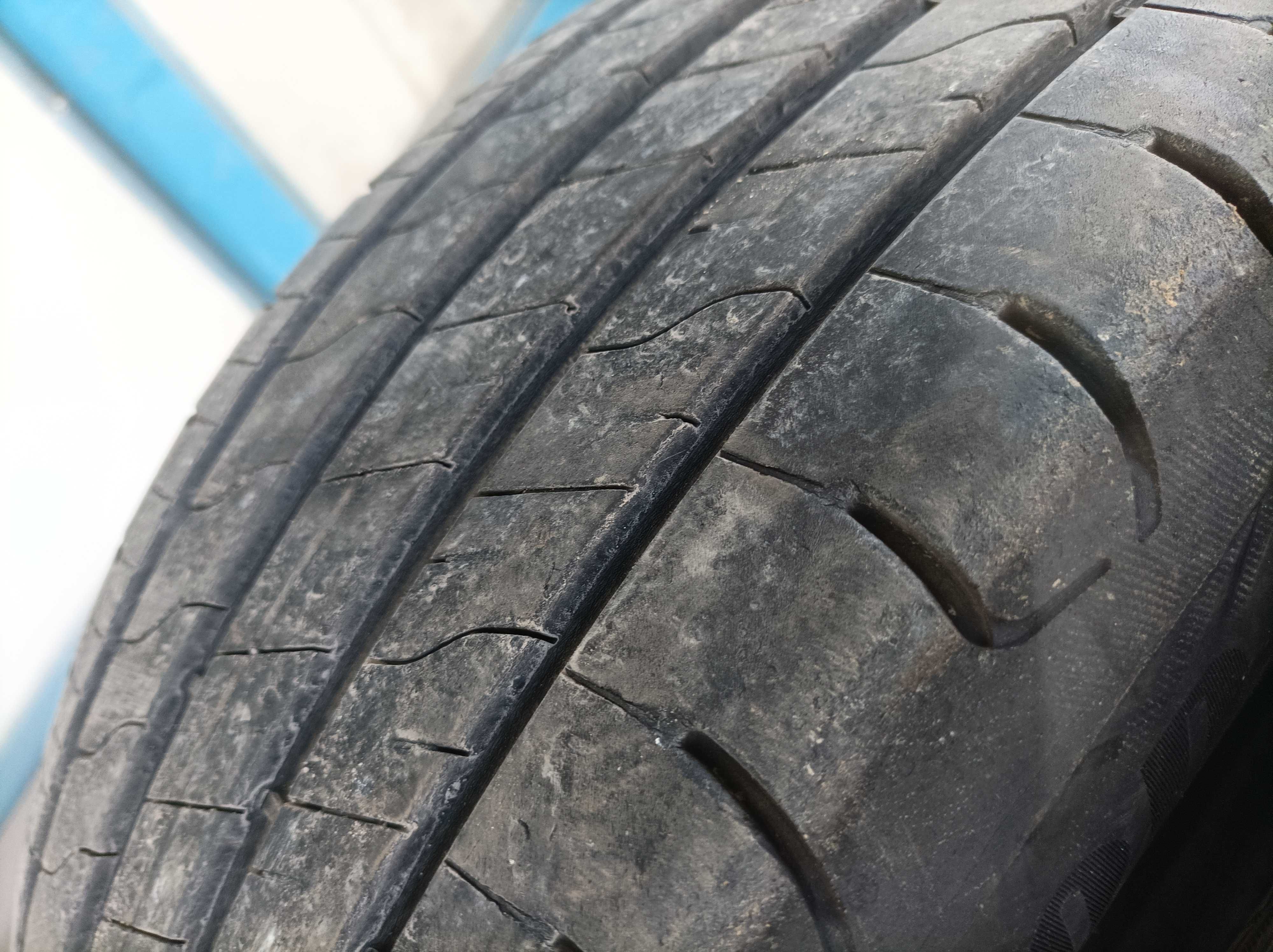 Продавам 4 летни гуми 215/55/17 94W Goodyear - 65 лв/бр.