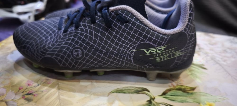 Бутонки за трева