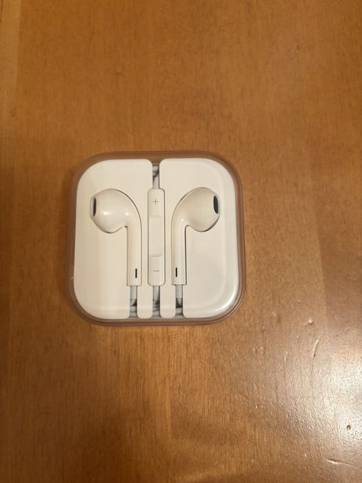 Наушники Apple EarPods 3.5 мм белый