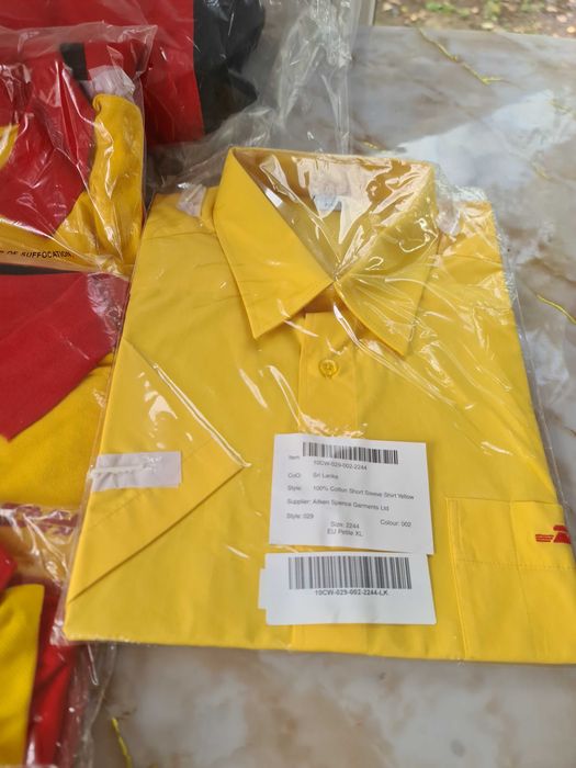 Haine DHL Geaca din 2 buc,pantaloni,tricouri,camasa,fulare,genti