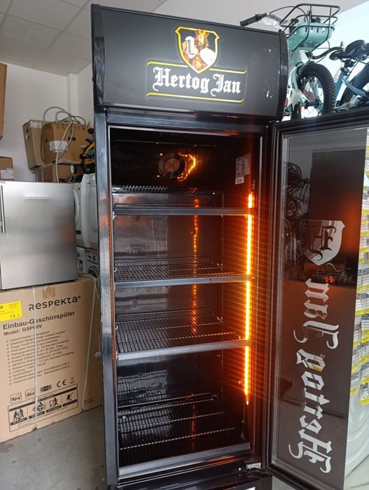 Хладилна витрина  Exquisit ELDC300 3XLB