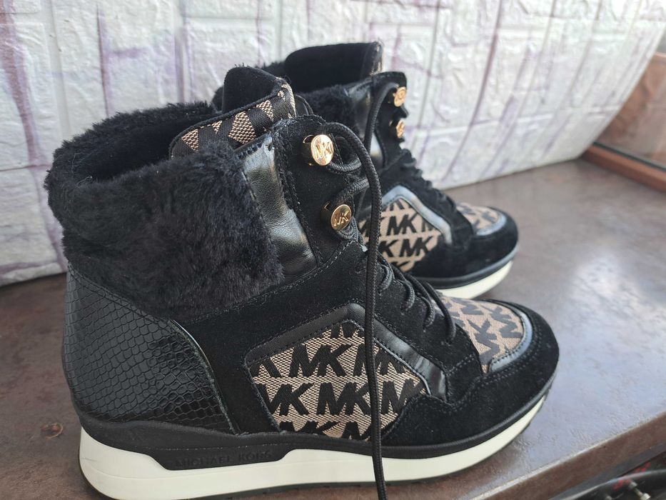 дамски боти,зимни обувки,ботуши на платформа,MICHAEL KORS номер38,