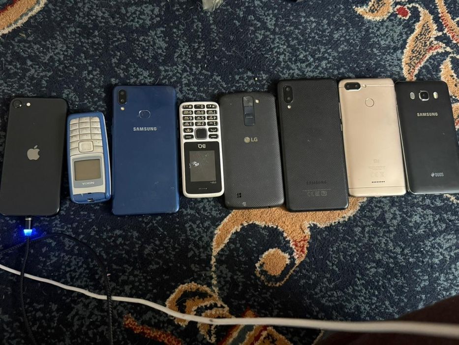 Продам телефоны на запчасти