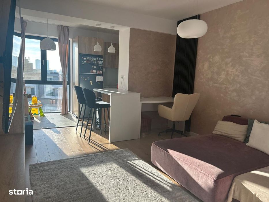 Vand apartament 3 camere + loc parcare subteran ( - 1  / 2 )