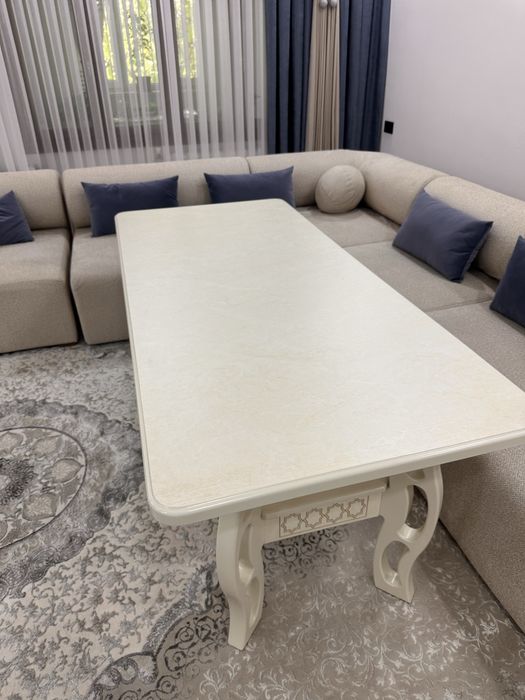 Стол обеденный новый использовался пару месяцев