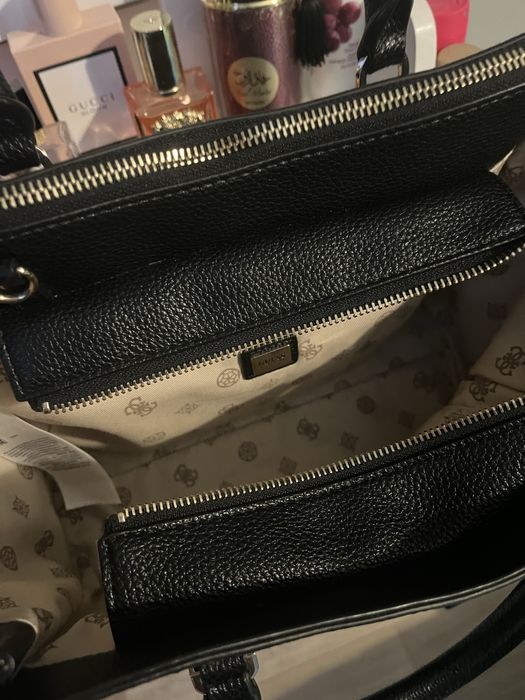 Дамска чанта Guess