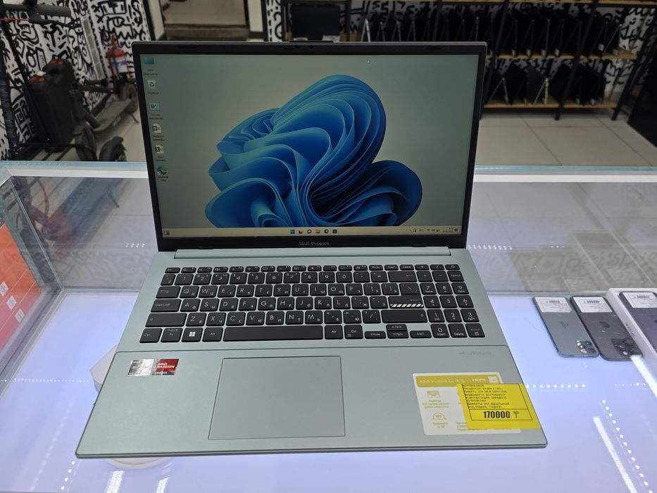 Ноутбук Asus Ryzen 5 7520U озу 16gb ssd512gb рассрочка Реал ломбард
