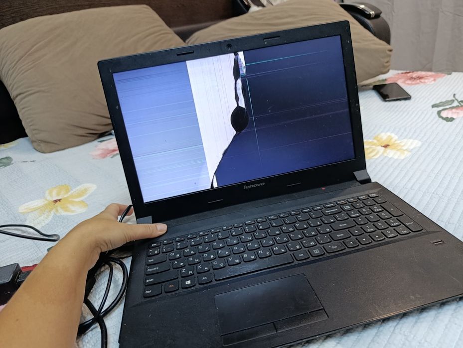 Ноутбук леново продам