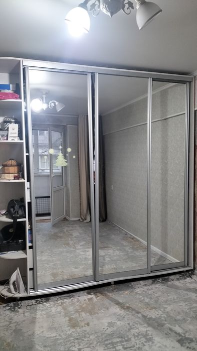 Шкаф купе зеркальный