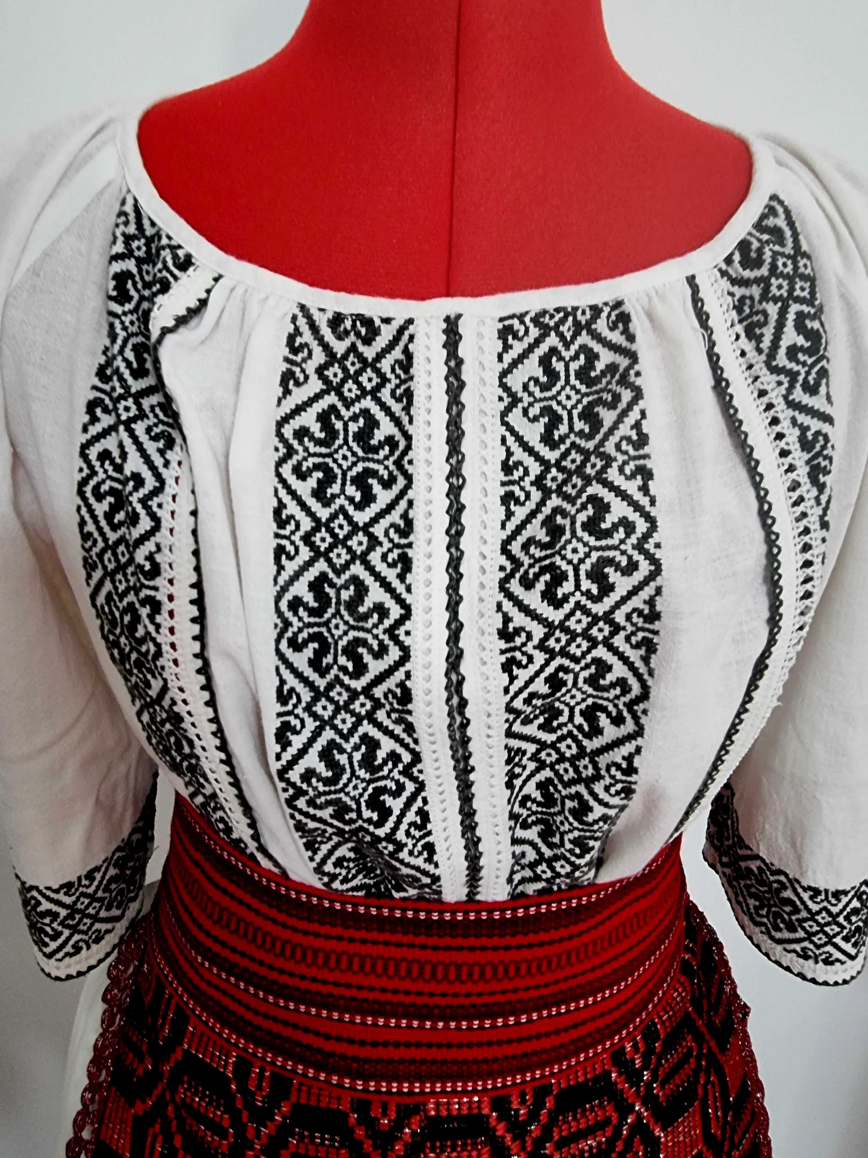 Costum popular Banat - Disponibilă doar cămașa
