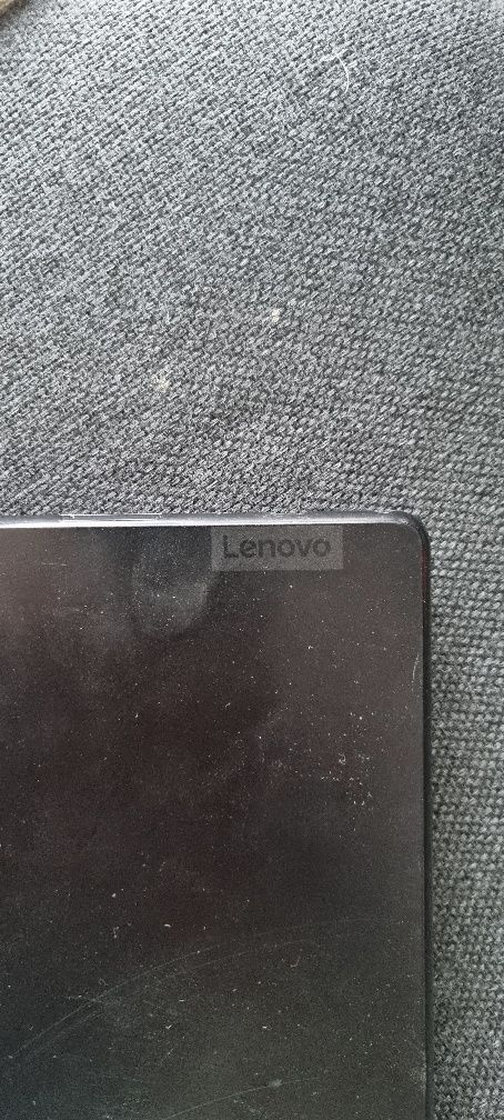 Продавам таблет Lenovo