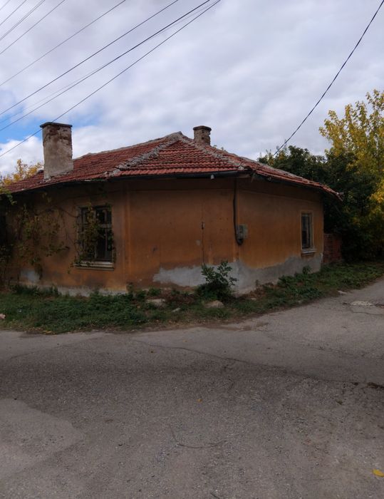 Продава къща в с.Червен брег общ.Дупница