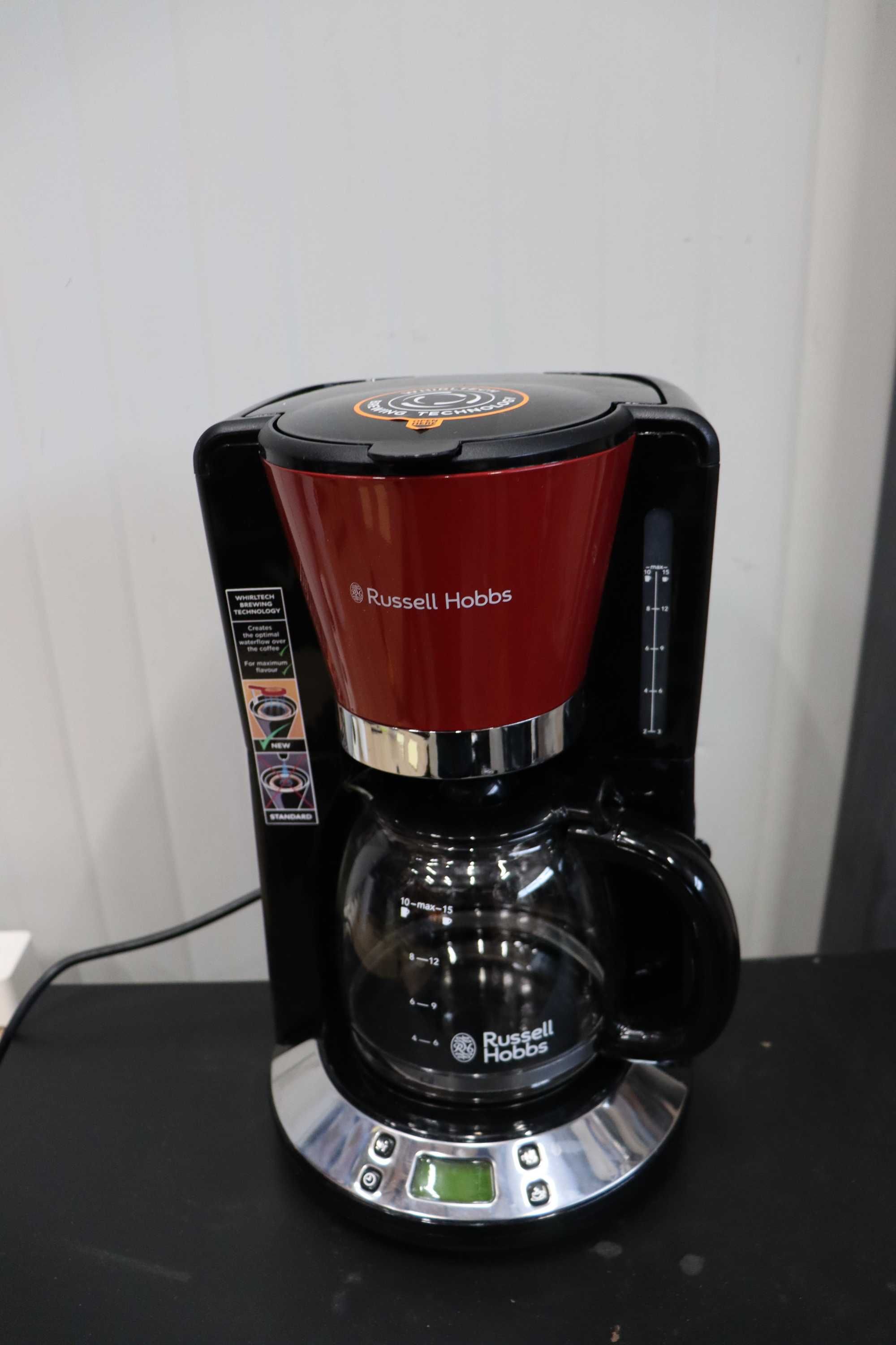 Шварц Кафемашина Russell Hobbs Digital Glass Victoria 1.25L, 1100W