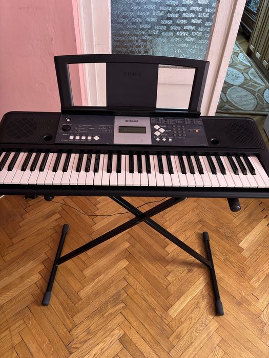 pianina yamaha pentru incepatori