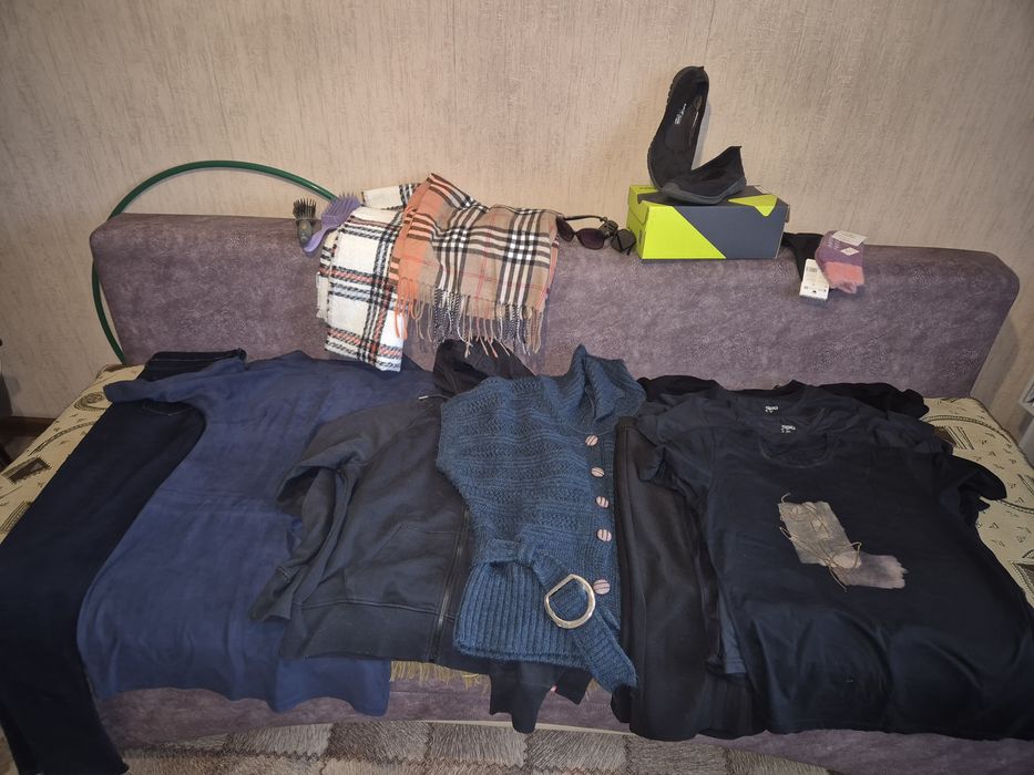 Женские вещи и обувь