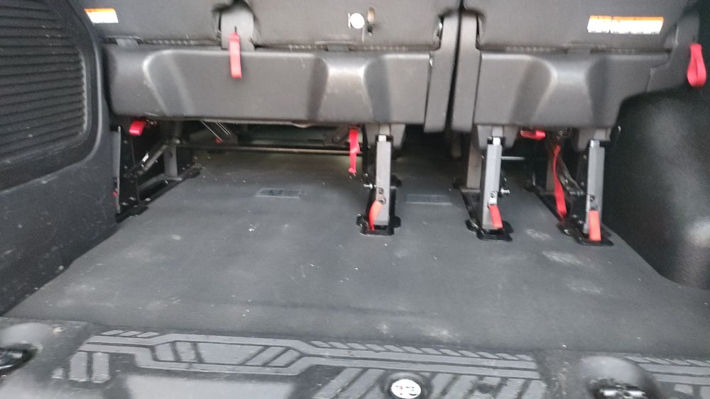 Închiriez microbuz 8+1 locuri