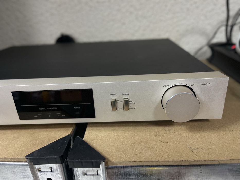 Harman/Kardon TU911 Digital Synthesized Quartz-Locked FM Tuner