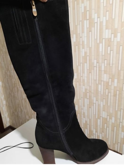 продаю зимние замшевые сапоги