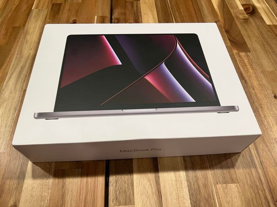 Продавам Mac Book Pro 2023