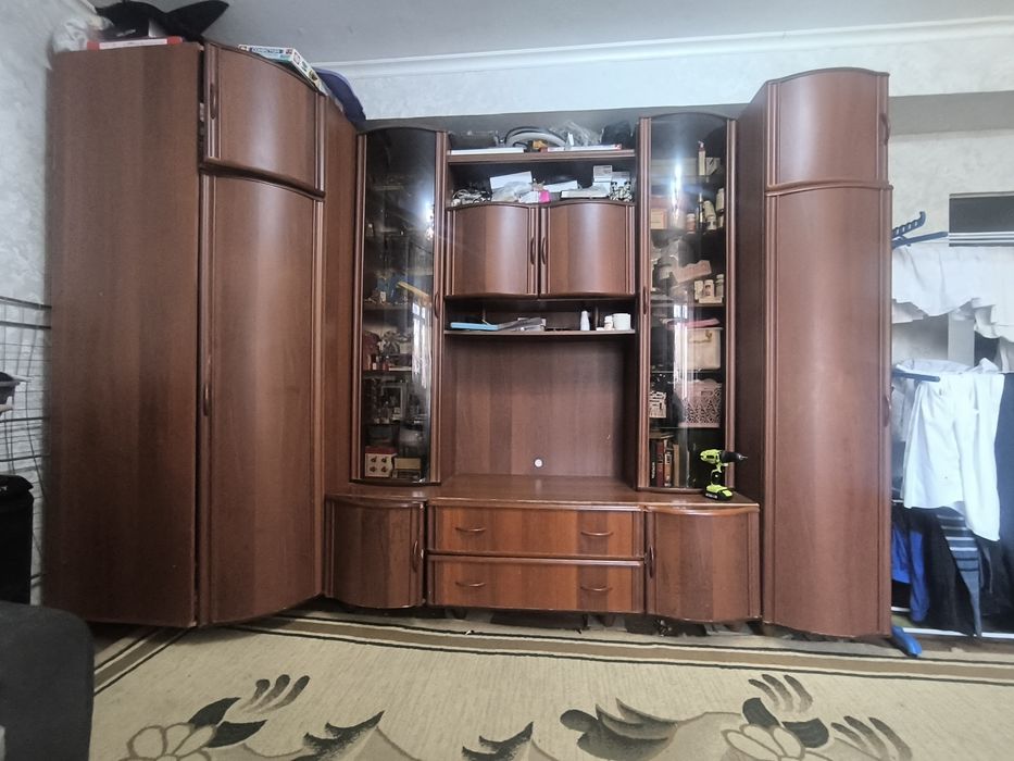 Продам шкаф для гостиной