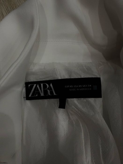 Бял блейзър ZARA
