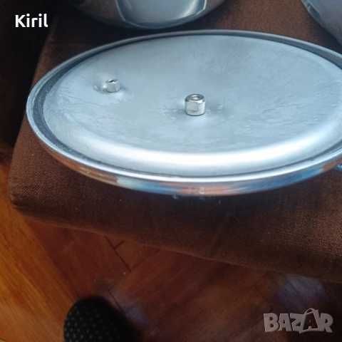 Два броя тенджери под налягане -4,5 литра и 6 литра