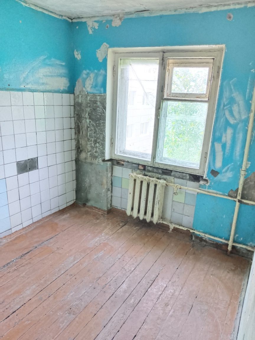 Продам 3 х комн квар. 2-52-4 этаж.