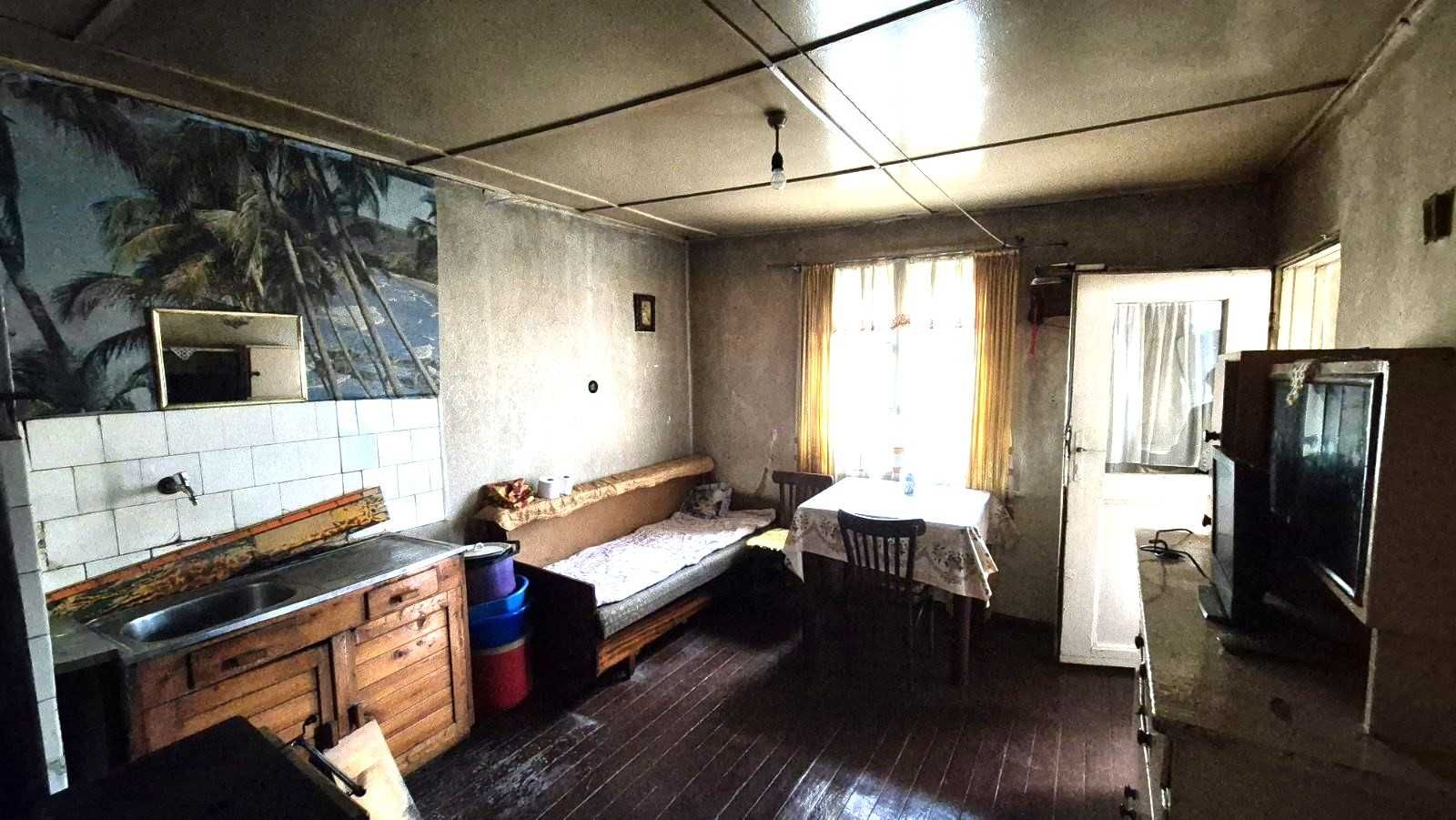Едноетажна къща близнак в гр. Перник, кв. Ралица
