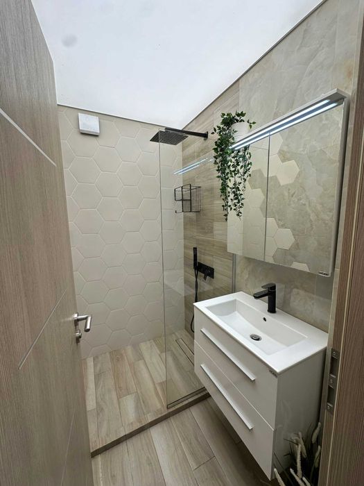 Дава се под наем Тристаен апартамент в София, Лозенец - 118 кв.м за 1200 € - Снимка #3