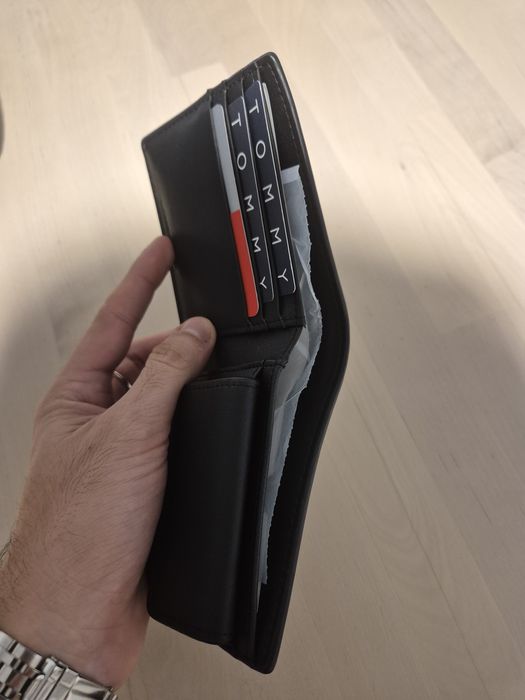 Portofel Tommy Hilfiger nou, neatins, original