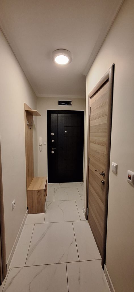 Дава се под наем Двустаен апартамент в Разград, Център - 50 кв.м за 331.5 € - Снимка #3