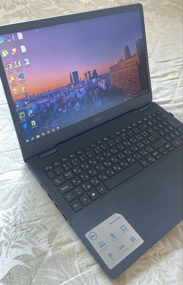 DELL Vostro 3000 лаптоп