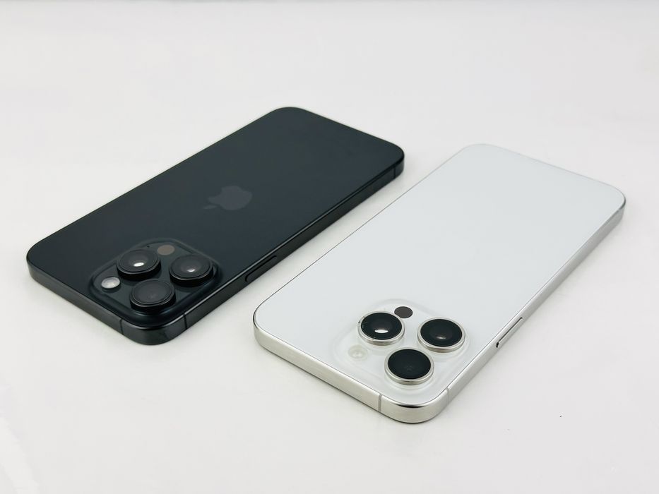 Apple iPhone 15 Pro Max 256GB Black / White Перфектен! Гаранция!