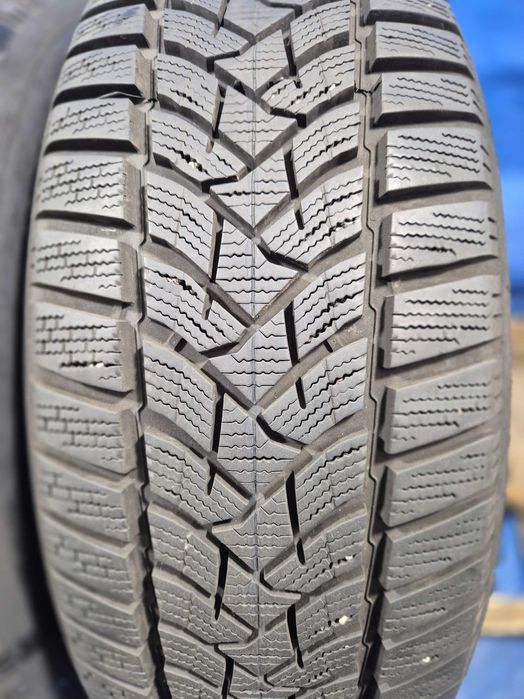 215/60/16  95H Dunlop