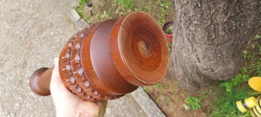 Голяма дървена ваза