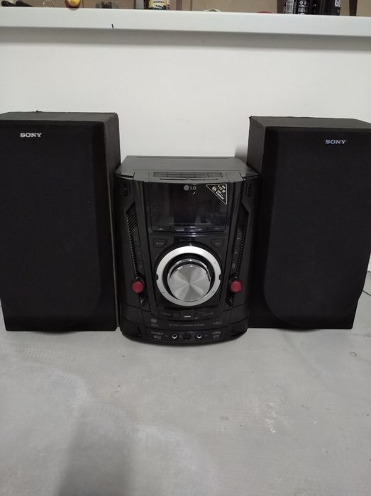 Музыкальный центр LG