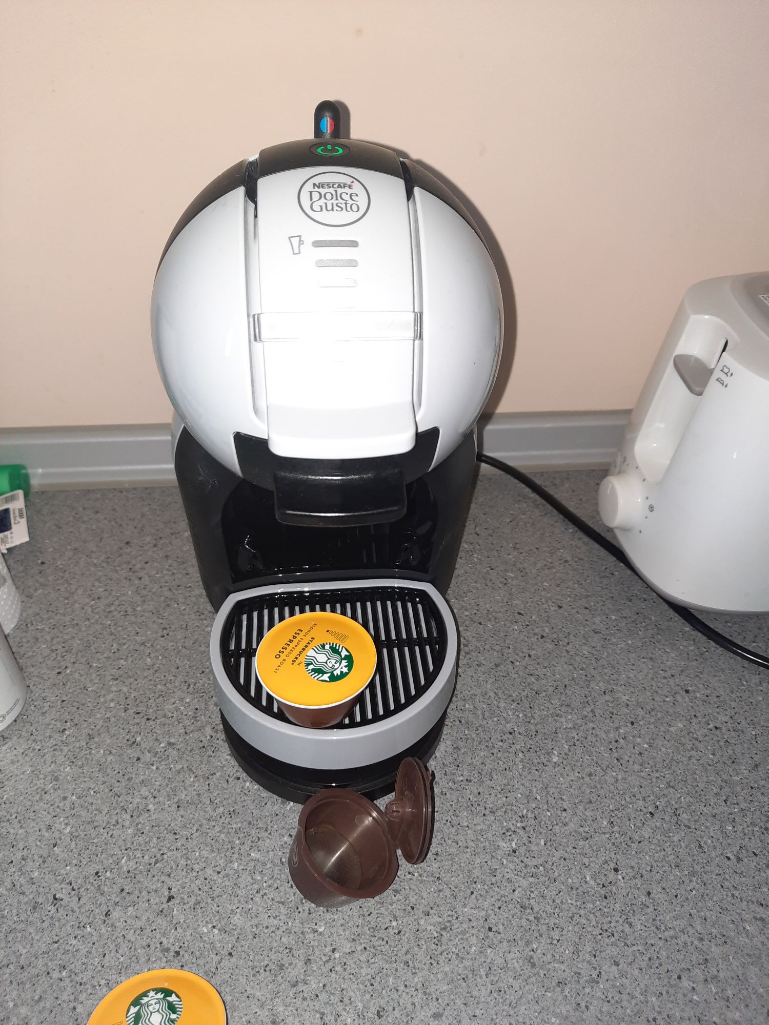 Продам кофе машинку Krups Dolce Gusto