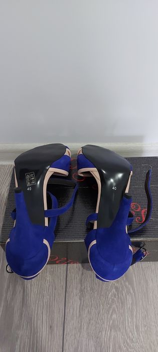 Sandale noi, elegante