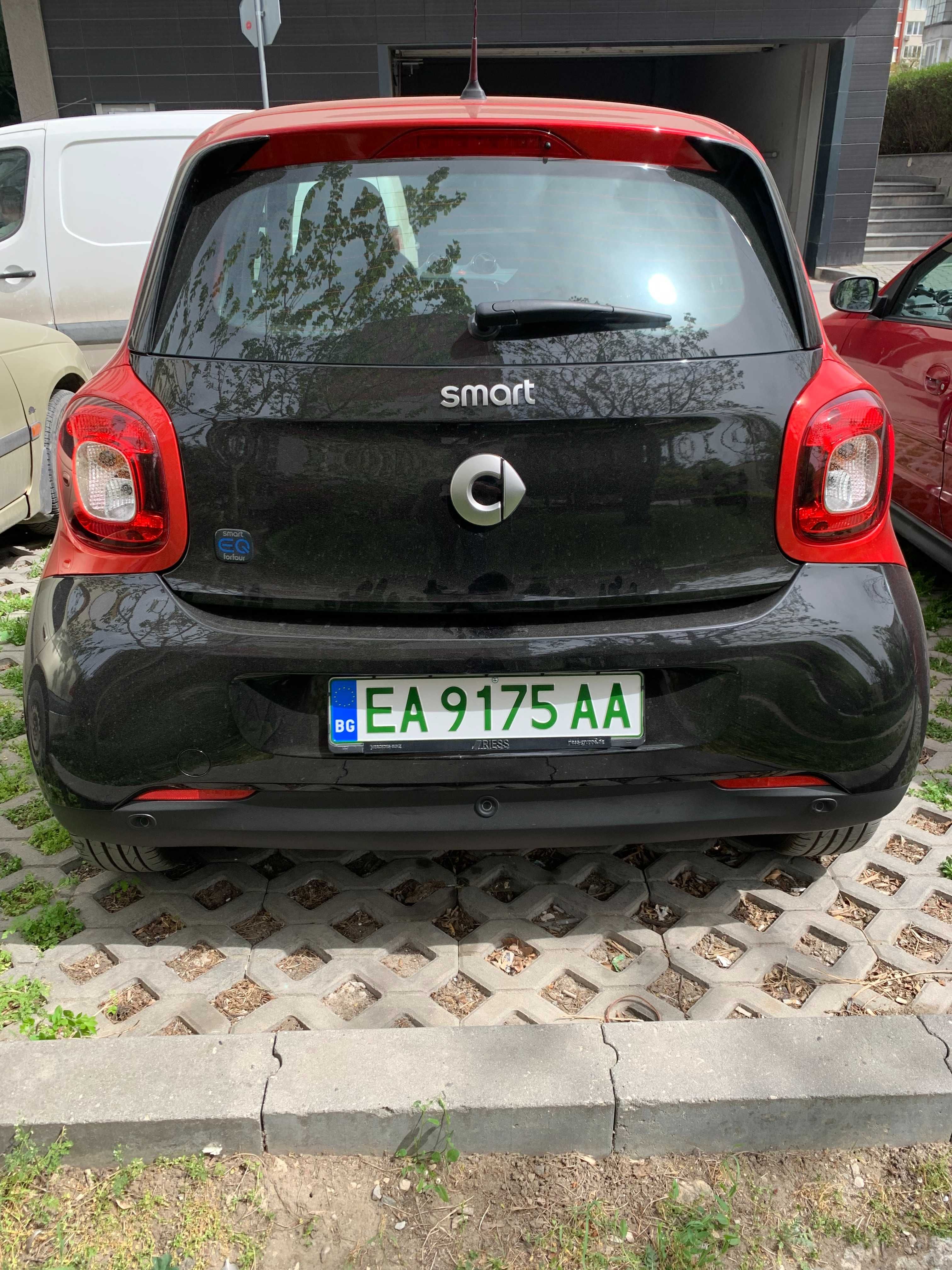 Електрически Автомобил Smart EQ ForFour