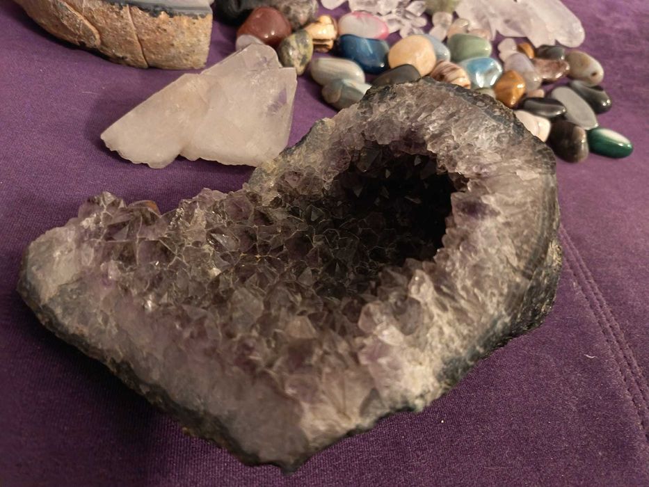 Cristale Naturale pentru Colecționari și Echilibru Energetic