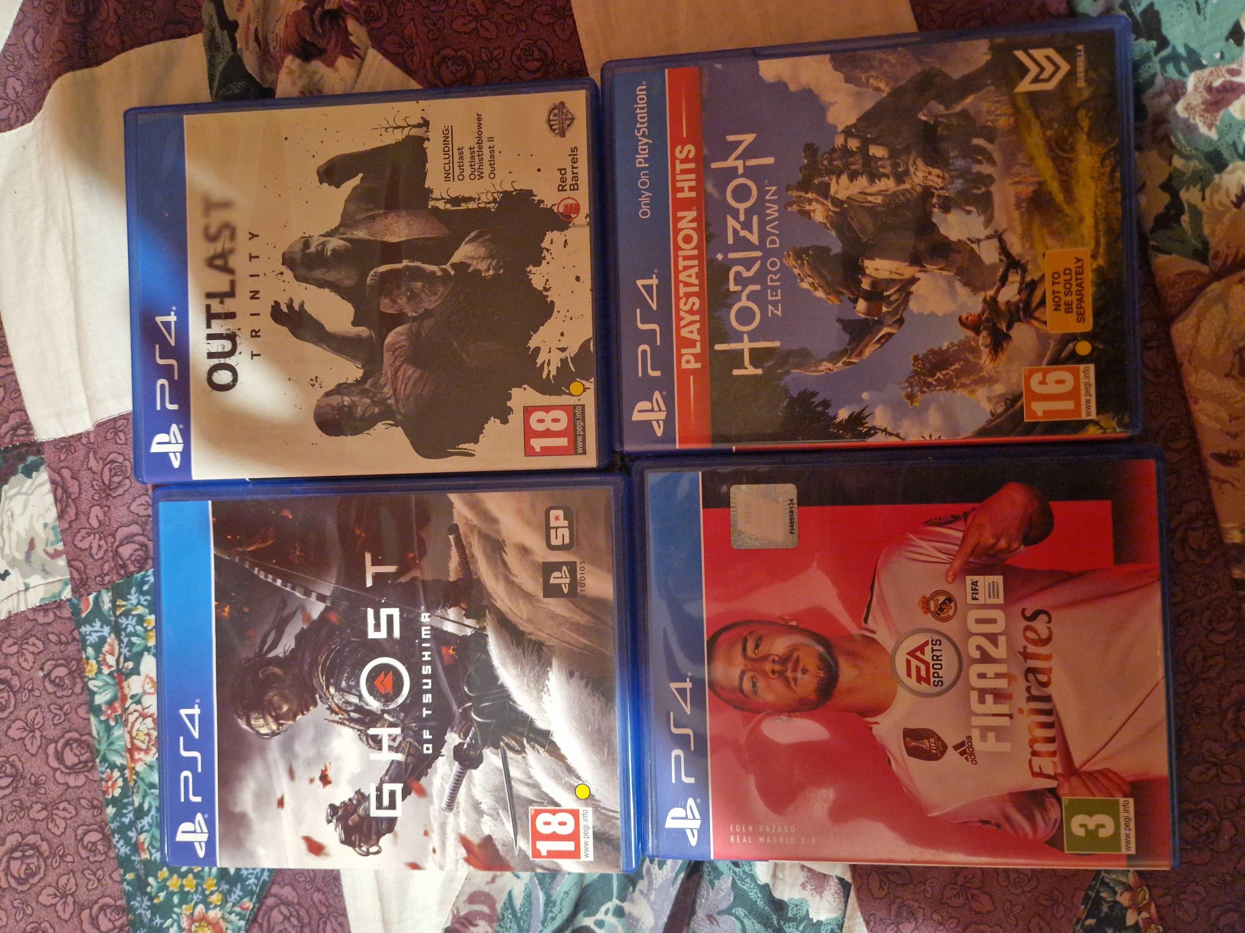 Playstation 4-1TB+2 контролера+4 игри