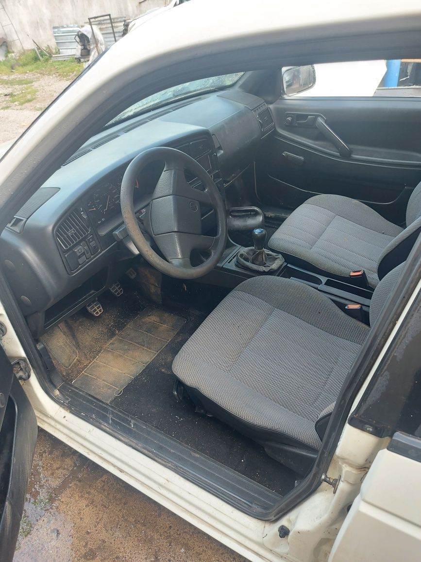 VW Passat  на части 1.8 i